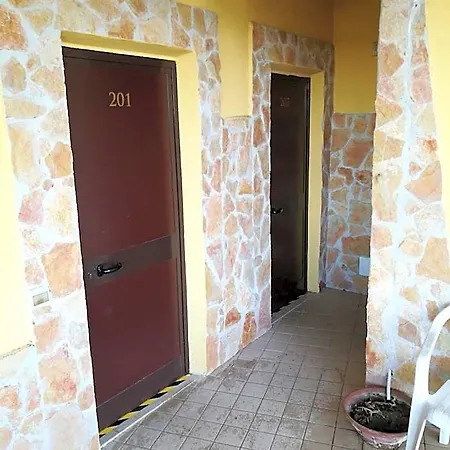 Paradiso Szálloda *