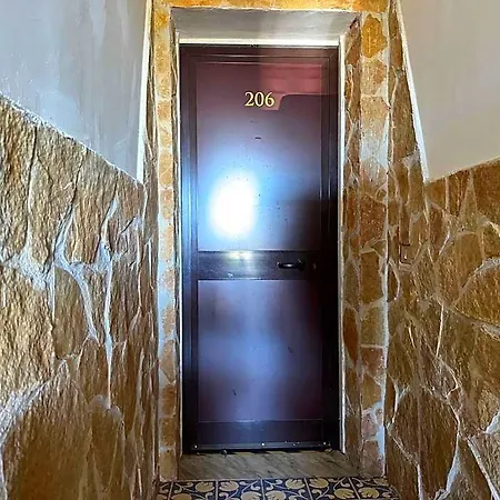 Szálloda Paradiso *