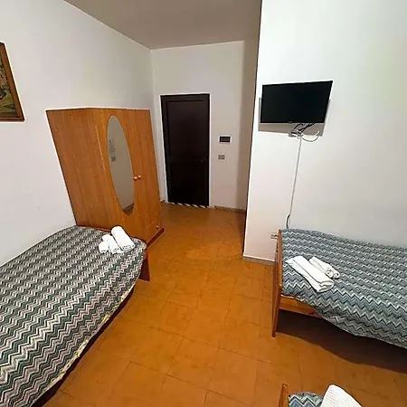 Szálloda Paradiso *